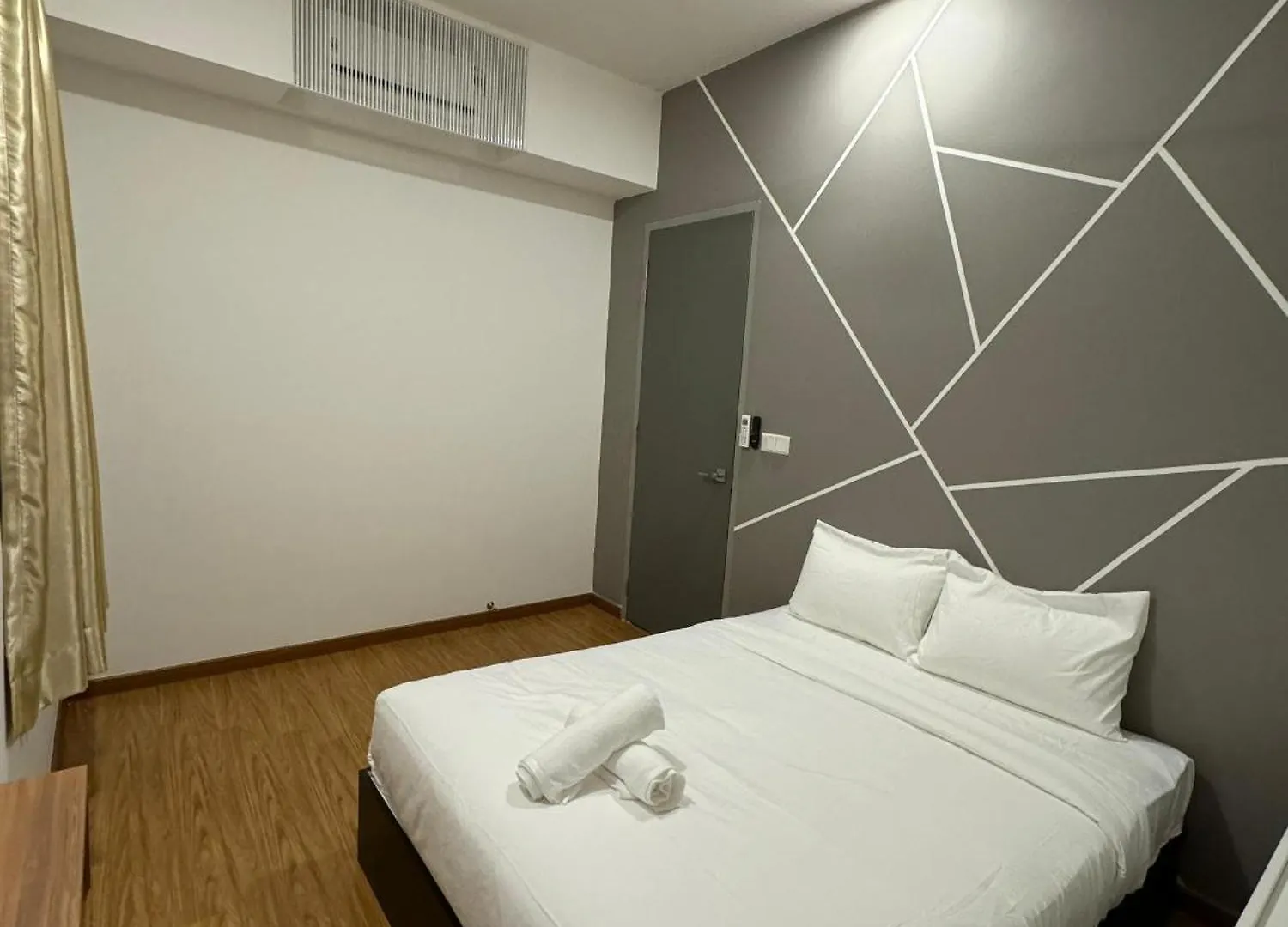 Cozy Comfort- Beacon Executives Suite George Town