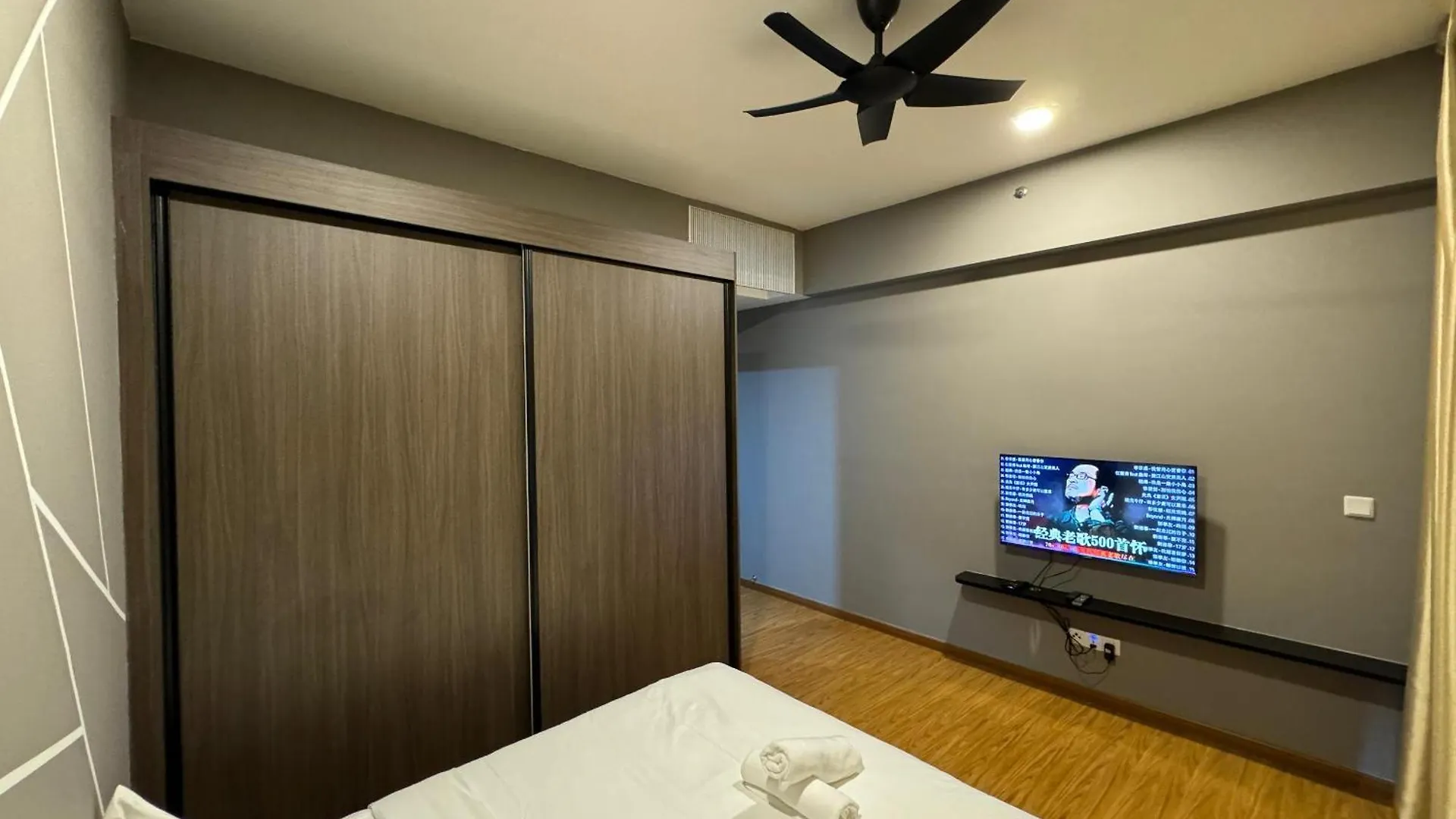 Cozy Comfort- Beacon Executives Suite George Town Malaysia